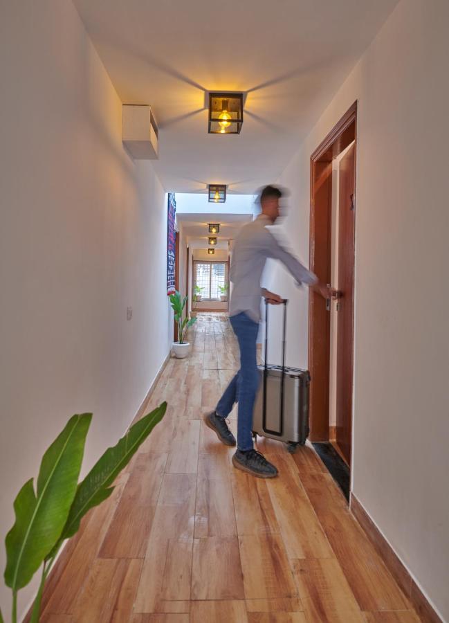 Poshtel Vns Apartment Varanasi Exterior photo